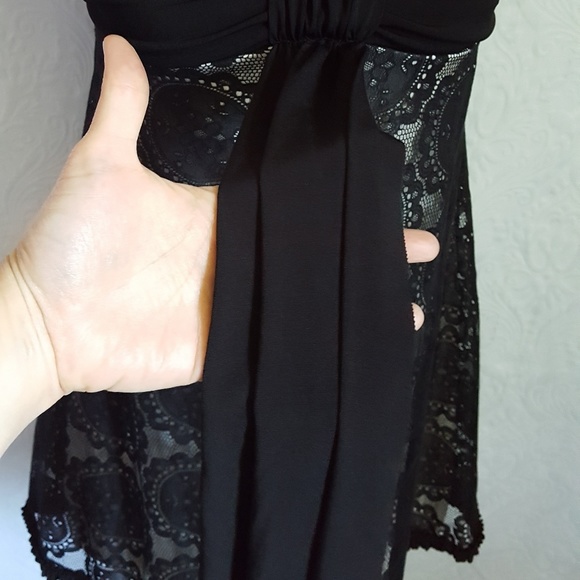 Alexia Admor Lace Empire Waist Halter Dress LBD - Picture 4 of 8